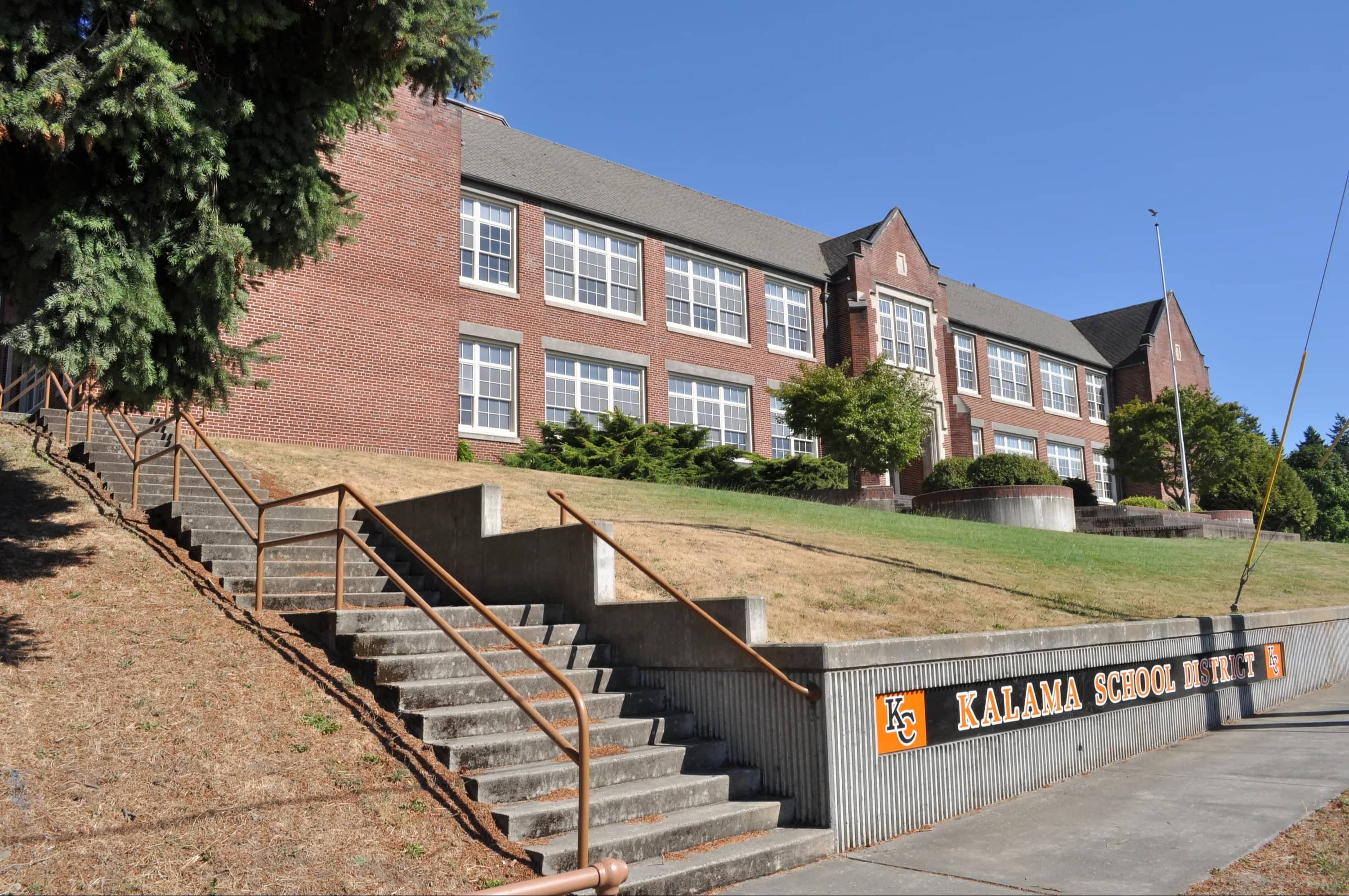 Kalama High School. Фото: Joe Mabel