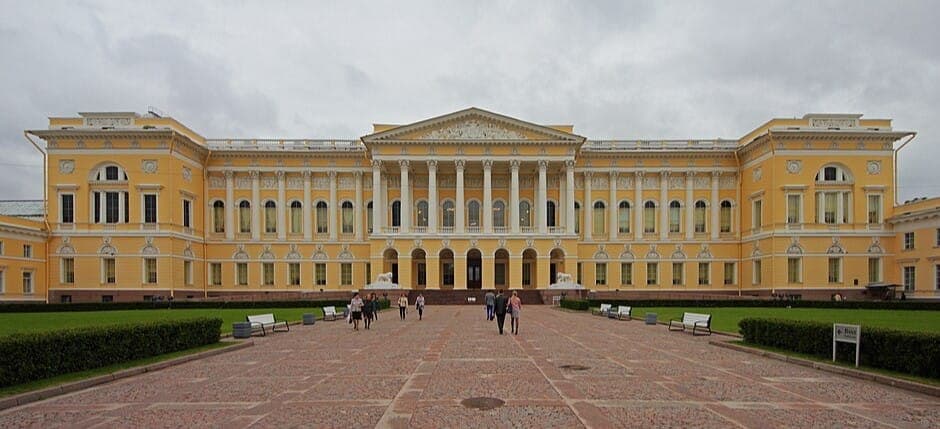 Образец классического петербургского ампира  - Михайловский. Фото: A.Savin