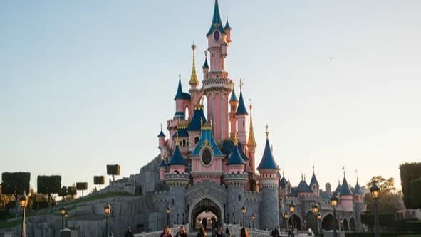 Замок Спящей Красавицы в парижском Диснейленде. Фото: disneylandparis.com