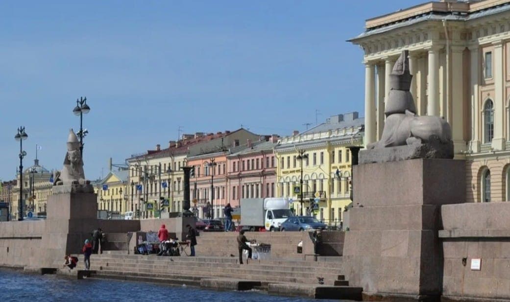 Сфинксам на Университетской набережной в Санкт-Петербурге около 3500 лет. Фото: kuda-spb.ru
