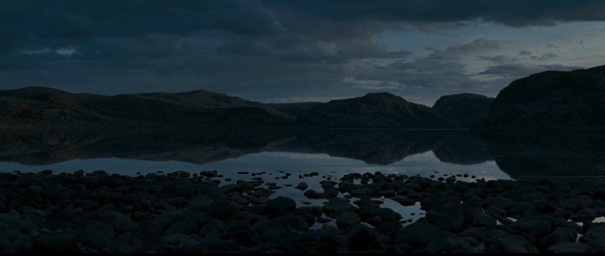 Северный пейзаж перед рассветом. Кадр из фильма "Левиафан", 2014, Нон-стоп продакшн