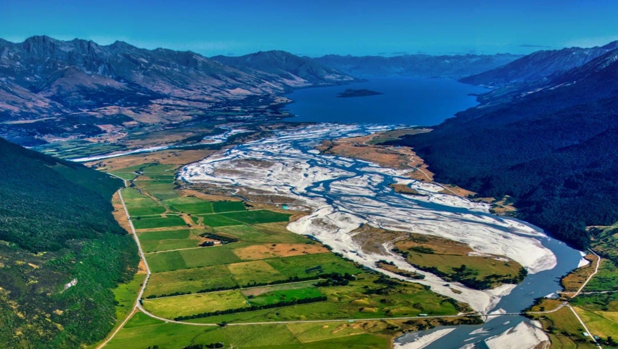 Оцените красоту Новой Зеландии с высоты птичьего полета. Любовь Питера Джексона к этим местам понятна. Фото: Medionskype | https://wallhere.com