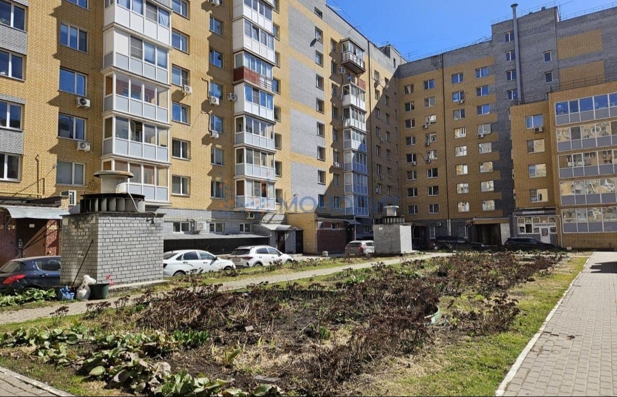 Тот самый двор. Фото: monolitestate.com