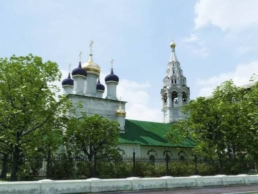 Храм преображения Господня летом