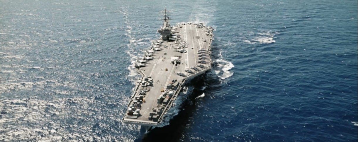 Тот самый авианосец "Harry S.Truman" (ВМС США). Кадр из фильма "Проект "Конец света", 2026, Lord Miller Productions, Pascal Pictures