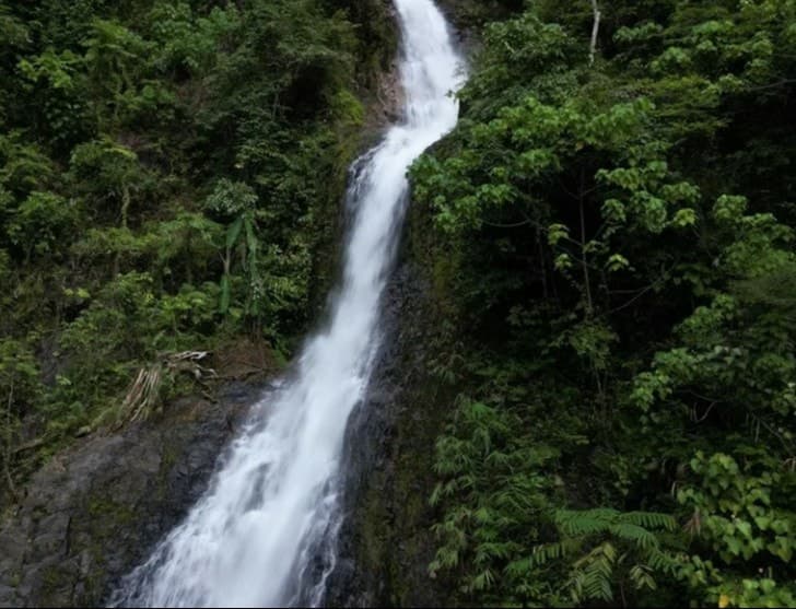 Водопад Huai To, где снималась сцена падения доктора Лумис. Фото: Thajsko