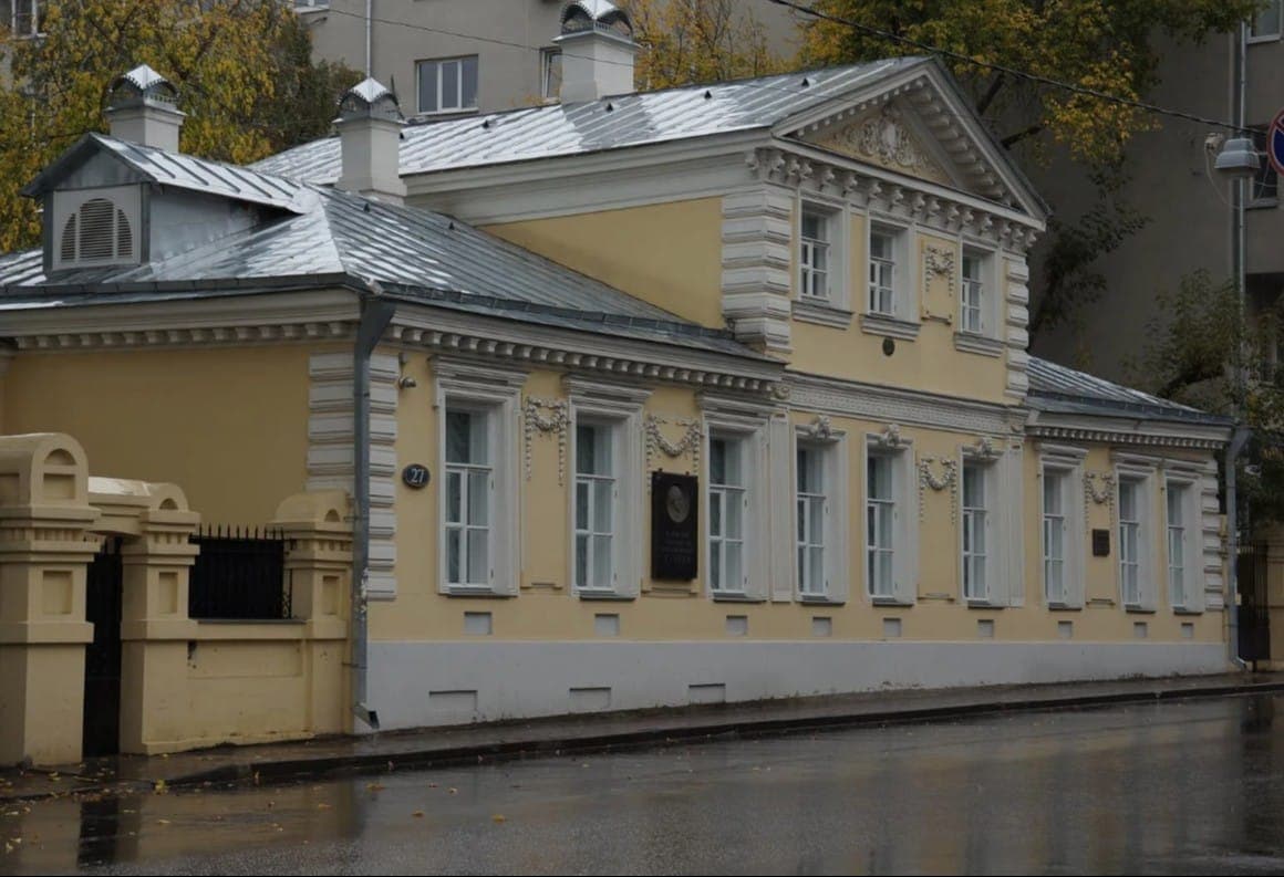 Адрес тот же - приходите, чтобы прочувствовать спартанские условия общежития Москвы 1920-х. Фото: um.mos.ru