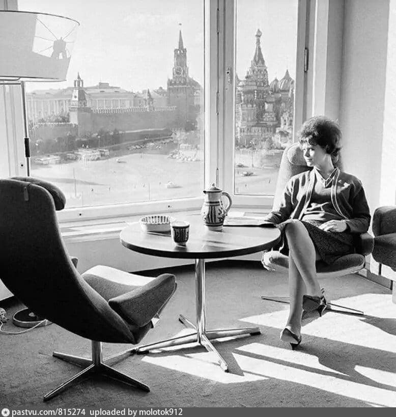 Вид на Кремль из гостиницы «Россия» в советские годы