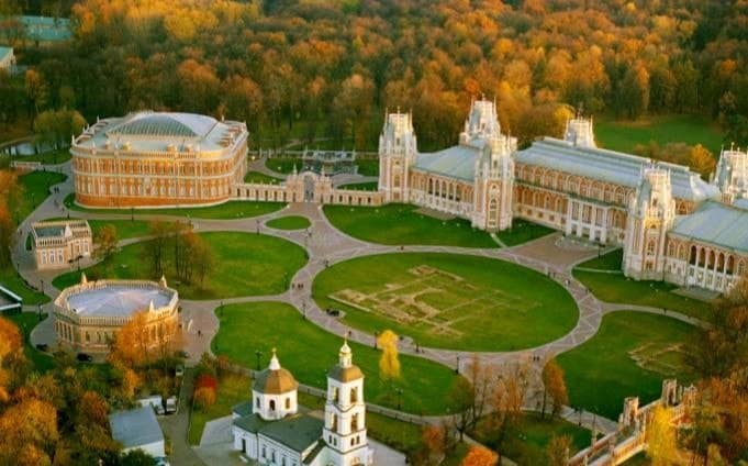 Дворцово-парковый комплекс во всей красе. Фото: tsaritsyno-museum.ru