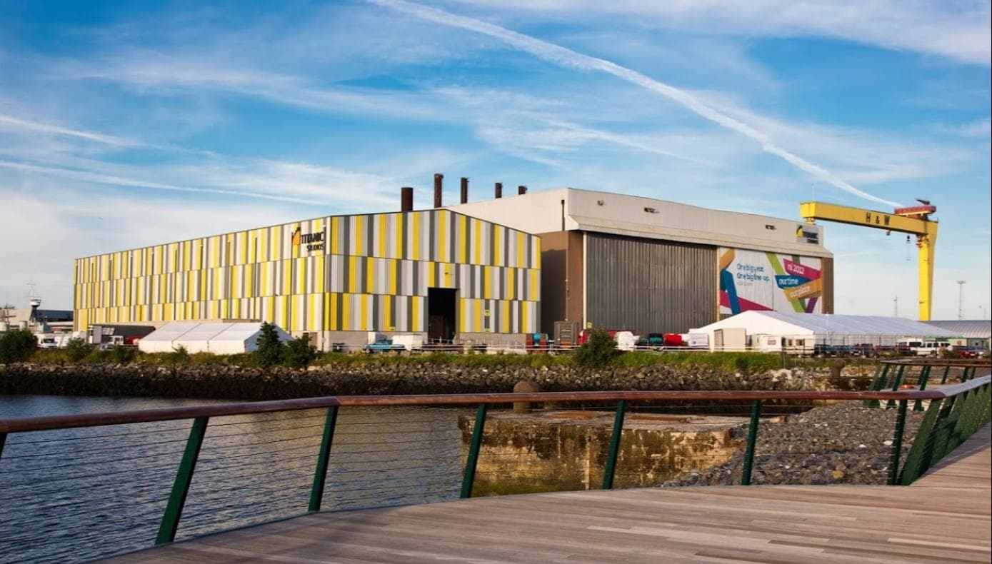 Titanic Studios в Белфасте - здесь велись съемки "Игры престолов": замок Старков (со второго сезона), тронный зал Красного замка, Великий зал и многое другое. Источник фото: The Thrones Murders