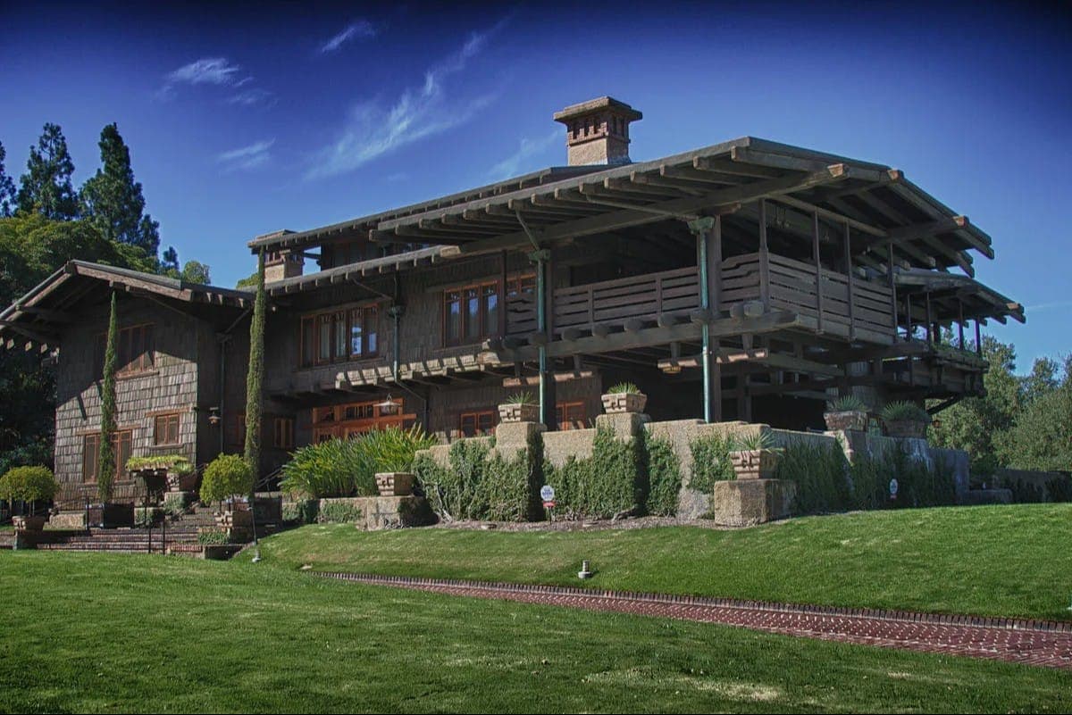 Gamble House. Между прочим - зимняя резиденция сына основателя Procter & Gamble. Да, того самого Гэмбла. Фото: Martin Green