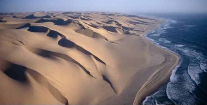 Пророческое видение Пола Атридеса, где пустыню омывает океан. Теперь его можете видеть и вы. Фото: thedailybeast.com
