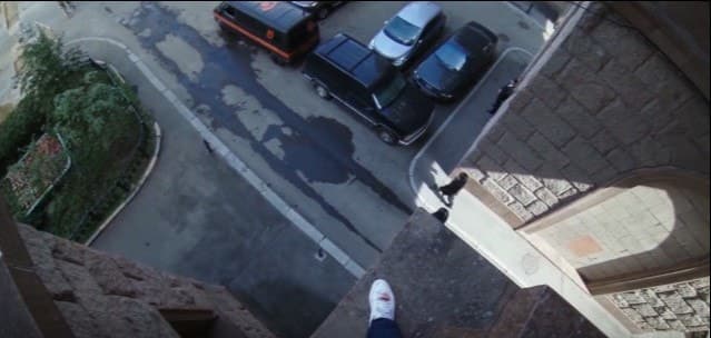Взгляд паркурщика с дома на Котельнической. Кадр из фильма "Хардкор", 2015, Universal Pictures, Базелевс
