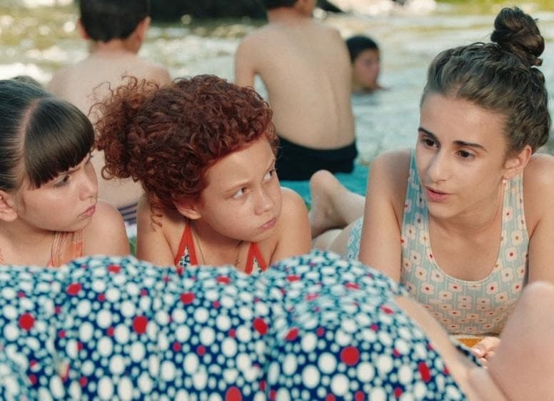 Кадр из сериала "Манюня", 2021-2026, Okko, Солнце, СТС, Кинокомпания братьев Андреасян