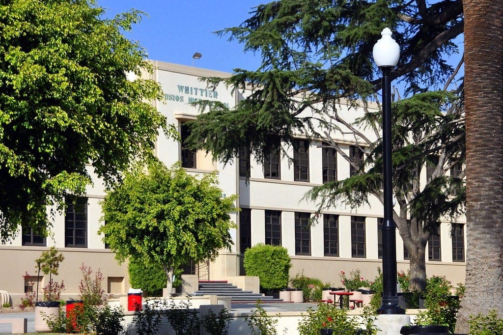 Школа Whittier High School - в фильме здесь учится Марти Макфлай. Фото: Google Maps