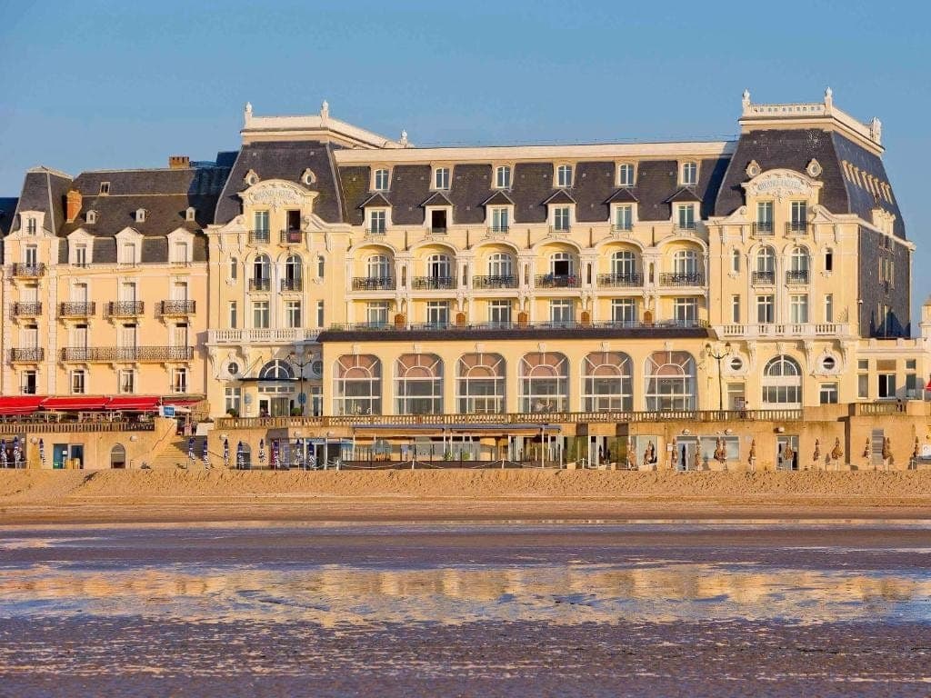 Hotel Barriere Le Grand Hotel. Фото: booking.com