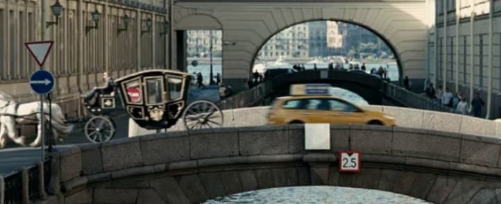 За совестью Макс приезжает в Питер. Кадр из фильма "ДухLess", 2011, Кинослово, Art Pictures Group, Universal Pictures