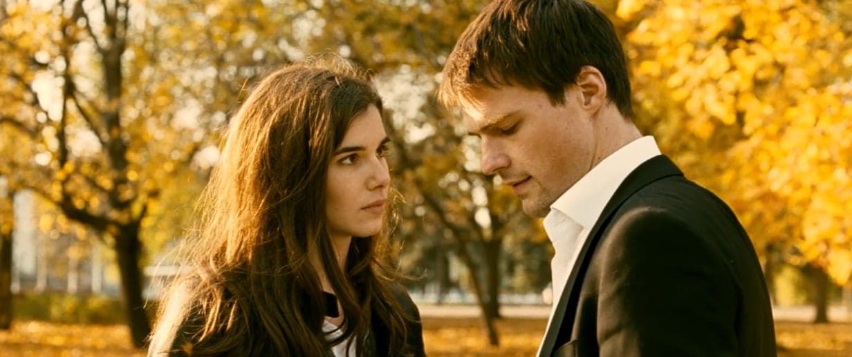 Прогулки у МГУ. Кадр из фильма "ДухLess", 2011, Кинослово, Art Pictures Group, Universal Pictures