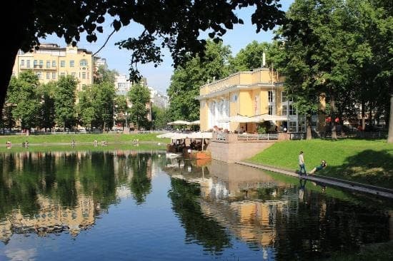 Пруд. Один из трех, сохранившийся после революции.