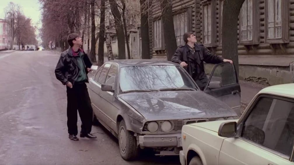 Кадр из фильма «Жмурки»: сейчас будет жарко!