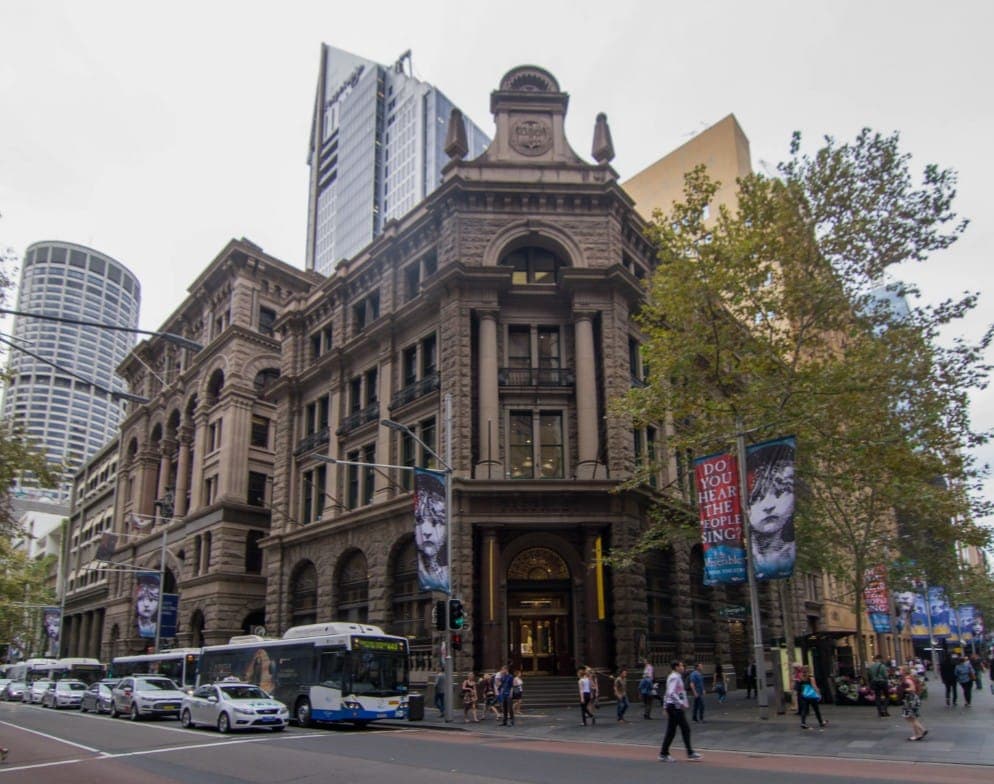 Здесь каждый квадратный метр отсылает к событиям "Матрицы".