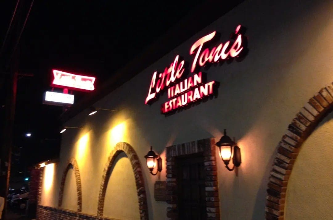 Источник: https://la.eater.com/2014/11/6/7164727/aidan-demarest-little-tonis-north-hollywood-revamps