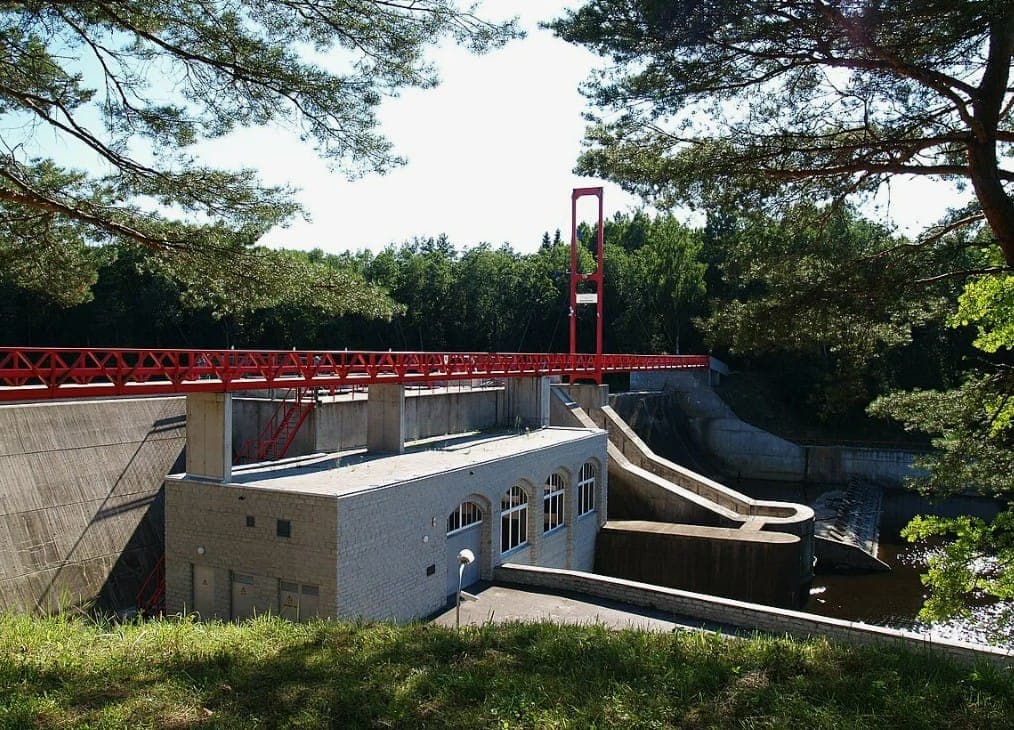 А так Линнамяэ выглядит сегодня - ее восстановили в 2022 году. Съемка примерно с той же точки.  Фото: Ivo Kruusamägi