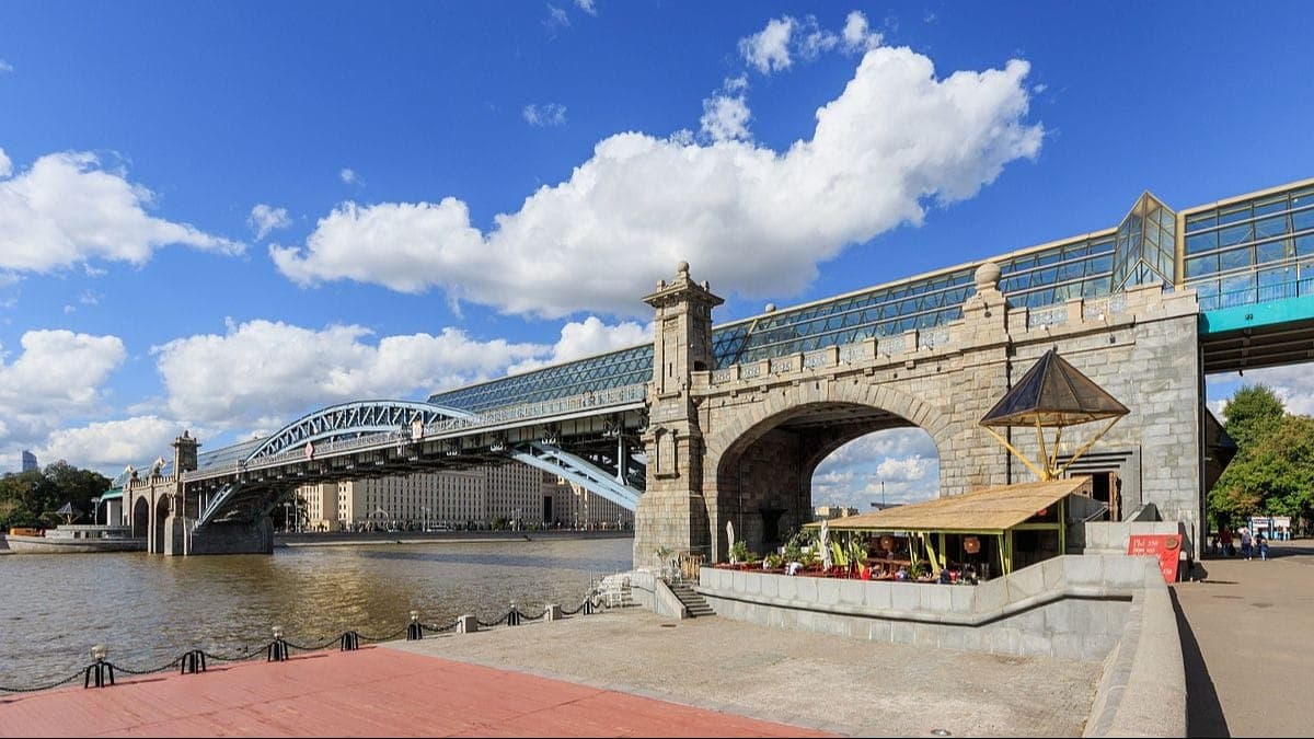 Пушкинский мост со стеклянными галереями. Фото: Яндекс. Карты
