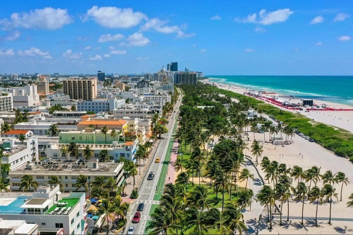 Ocean Drive - ривьера Майами. Фото: tripadvisor.ru