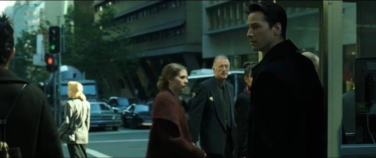 "Что будет дальше - решать нам". Кадр из фильма "Матрица". Warner Bros, 1999