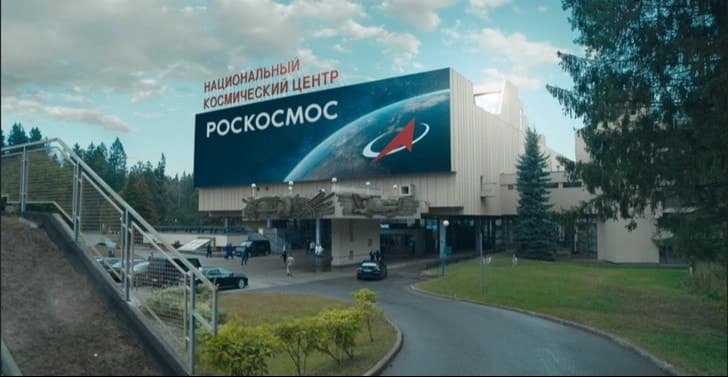 Кадр из фильма "Вызов", 2023, Yellow, Black and White, "Первый канал"