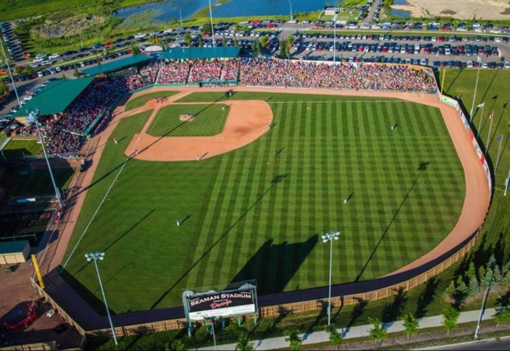 Именно здесь снимали прерванный из-за песчанной бури матч по бейсболу. Фото: Lcoutts