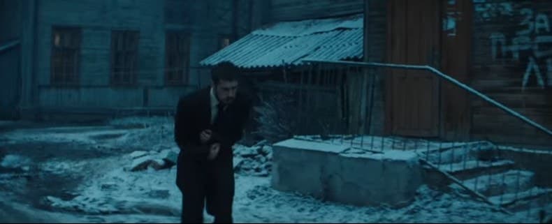 И в финальных сценах. Кадр из фильма "Петровы в гриппе", 2021, Hype Film, «Кинопрайм», Arte France Cinéma, Bord Cadre Films