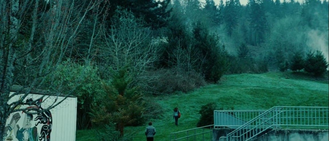 Подъем в лес в фильме. Кадр из фильма "Сумерки", 2008, Temple Hill Entertainment, Maverick Films/Imprint Entertainment
