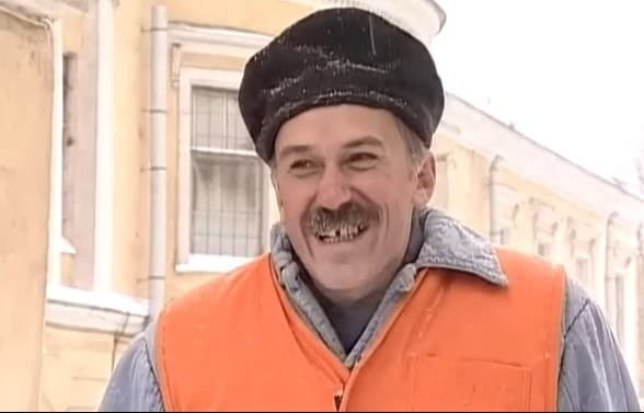 С пюрешкой! Кадр из сериала "Улицы разбитых фонарей". 1995-2000, Русское видео-фильм