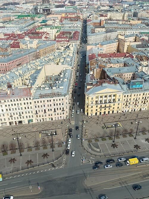 Пересечение переулка Гривцова и Сенной площади - где-то тут во дворах Раскольников и подслушал разговор Сони с ростовщицей. Фото: Яндекс. Карты