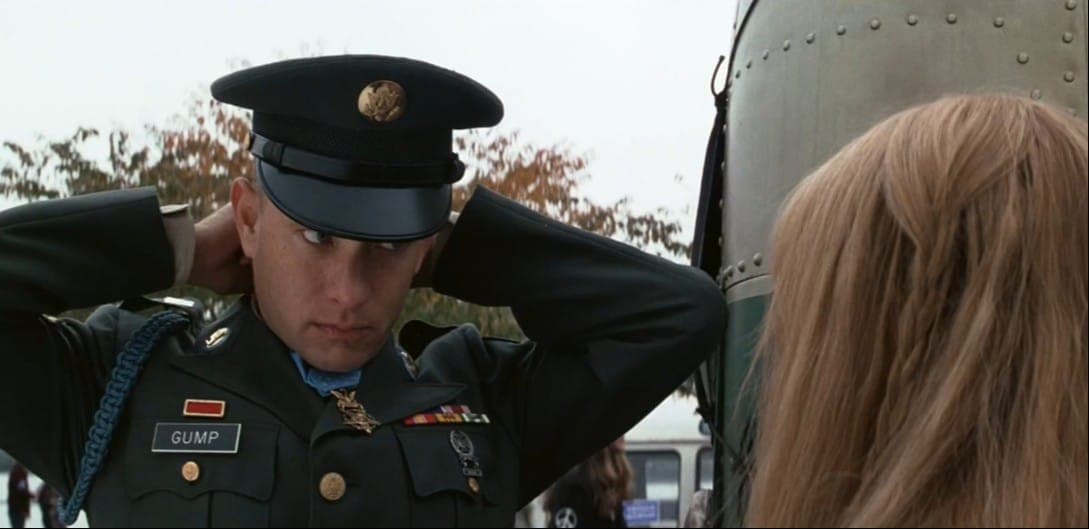 Снятие медали. Кадр из фильма "Форест Гамп", 1994, The Tisch Company, Paramount Pictures/Google Maps