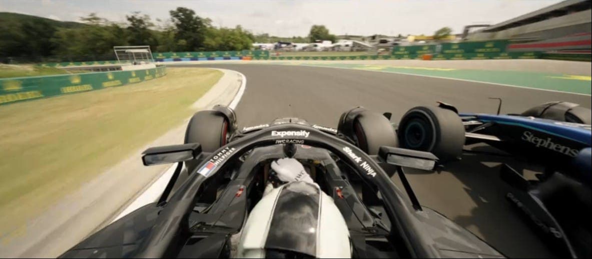 Кадр из фильма "F1", 2025, Apple Studios Jerry Bruckheimer Films