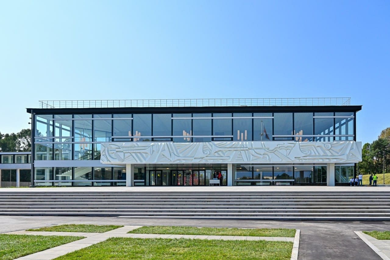 Реконструированный дворец детского творчества на Воробьёвых горах