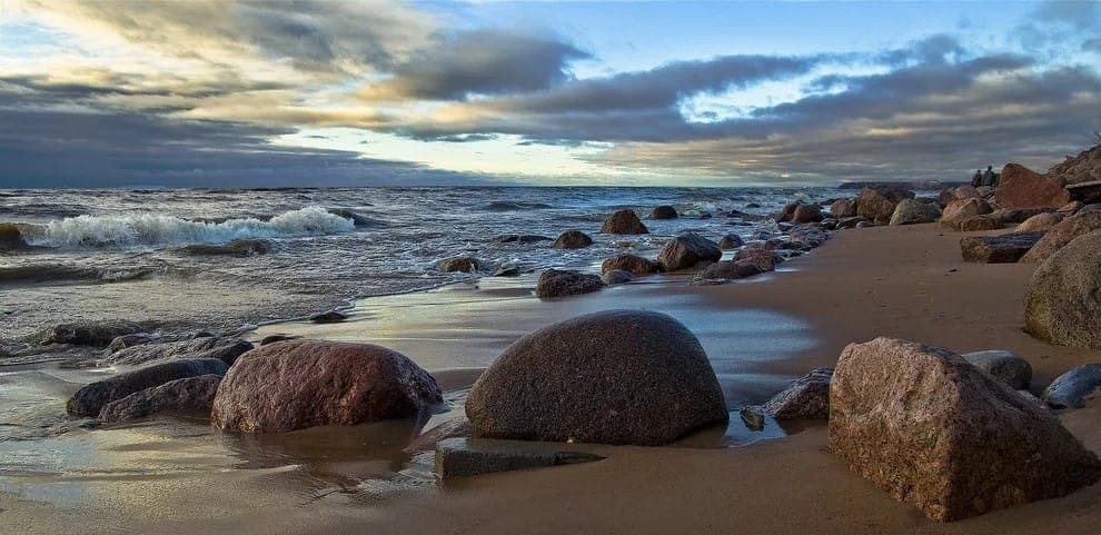Заключительный эпизод - на каменистом побережье под Выборгом. Фото: Nina Yevdokimova